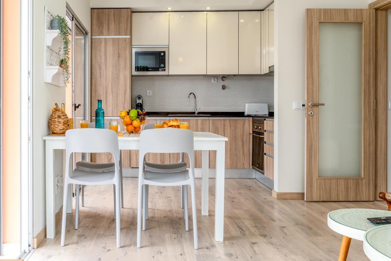 Sunny Brand New 2-Bedroom Apt - 500M From Praia Da Rocha With Ac And Pool! ปอร์ติเมา ภายนอก รูปภาพ