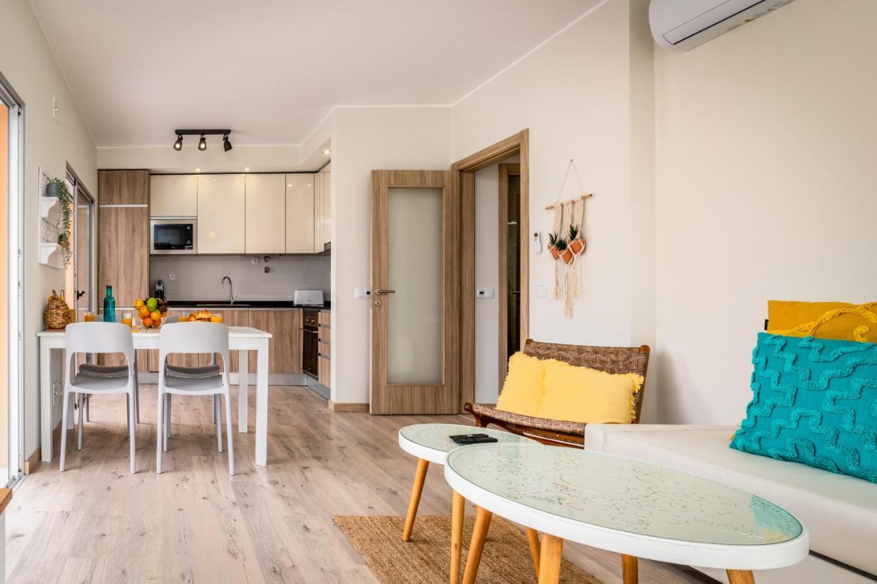 Sunny Brand New 2-Bedroom Apt - 500M From Praia Da Rocha With Ac And Pool! ปอร์ติเมา ภายนอก รูปภาพ