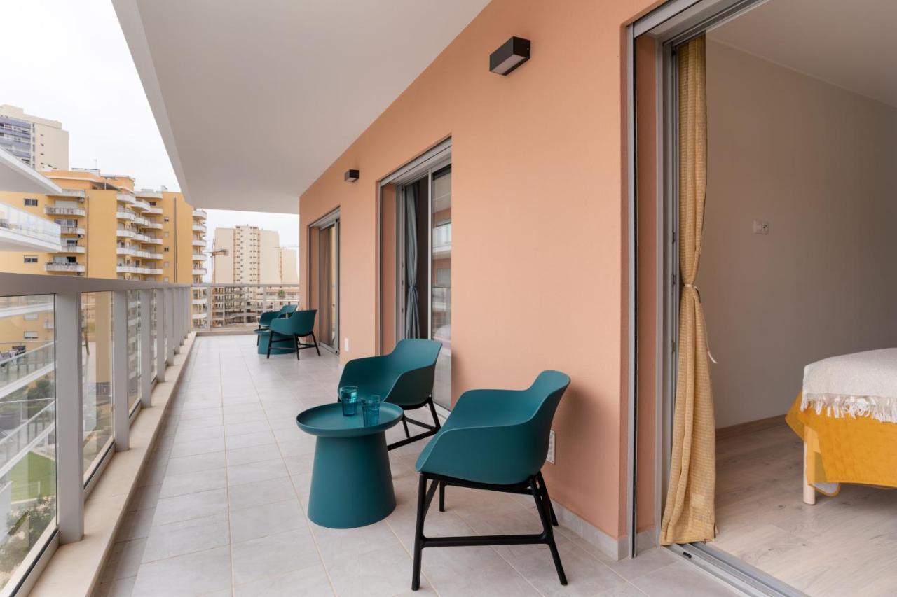 Sunny Brand New 2-Bedroom Apt - 500M From Praia Da Rocha With Ac And Pool! ปอร์ติเมา ภายนอก รูปภาพ